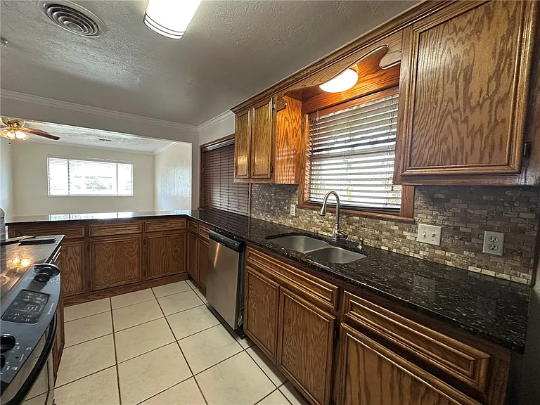 111 Driftwood Dr — Photo 10
