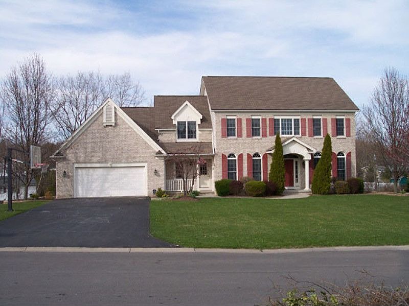 1st image of 2 Sunberry Dr