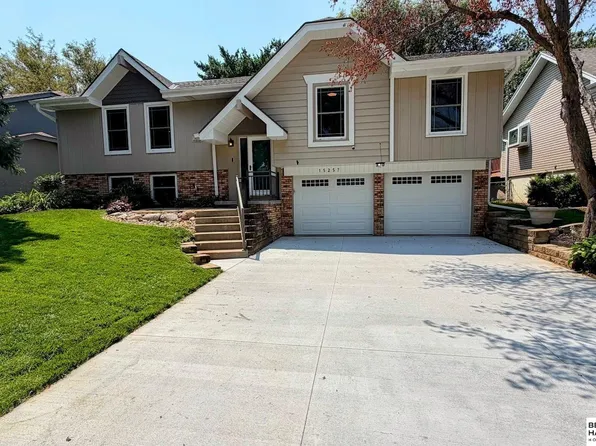 15257 Bemis St, Omaha, NE 68154