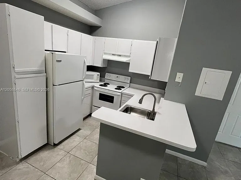 631 Lyons Rd #12201 — Photo 2