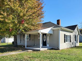 218 2nd St, Oak Hill, OH 45656