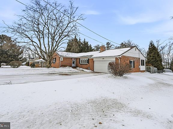 4th image of 2308 Belford Dr