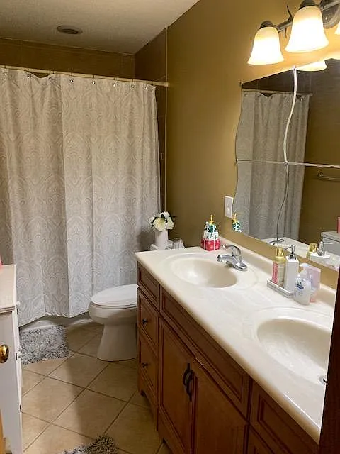 3 bed, 1000 sqft, $1,595 — Photo 3