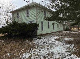 807 W Wood St, Camp Point, IL 62320