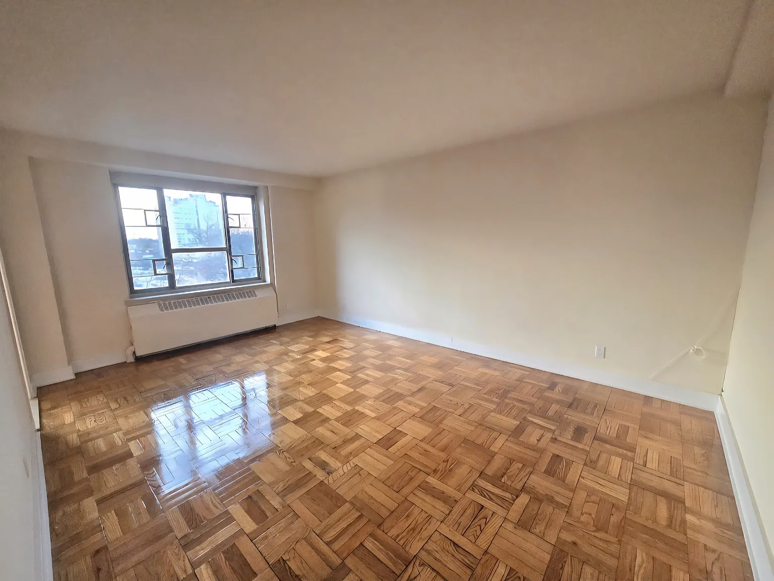 2 bed, 866 sqft, $2,600 — Photo 2