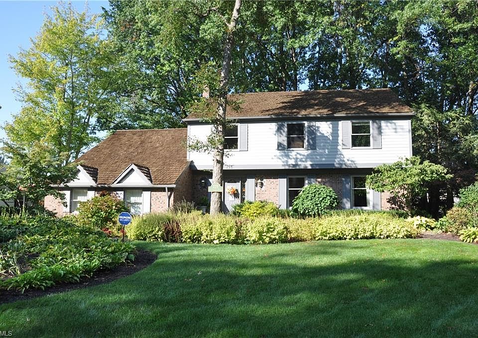 1st image of 220 Plymouth Dr