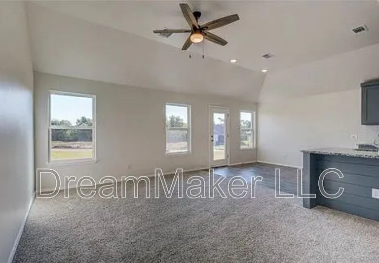 2405 S 28th Ter — Photo 5