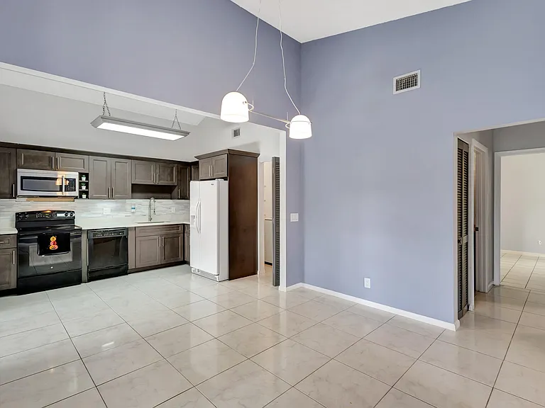4385 Willow Brook Cir — Photo 6