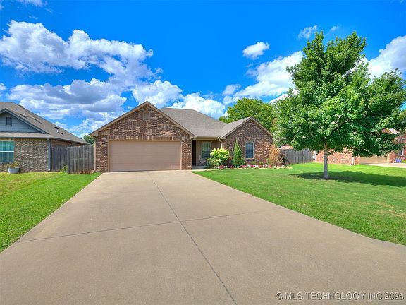 2nd image of 101 W Stadium