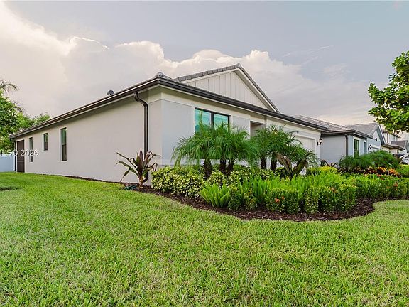 3rd image of 3001 Hibiscus Ave #0