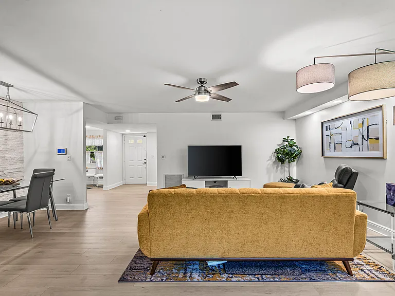 5945 Parkwalk Dr — Photo 14