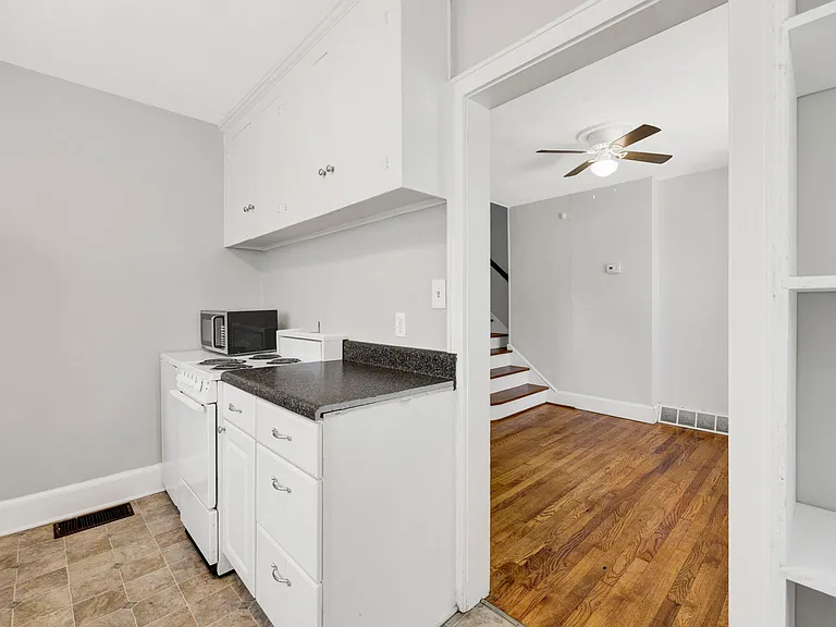318 Woodrow St #318 — Photo 12
