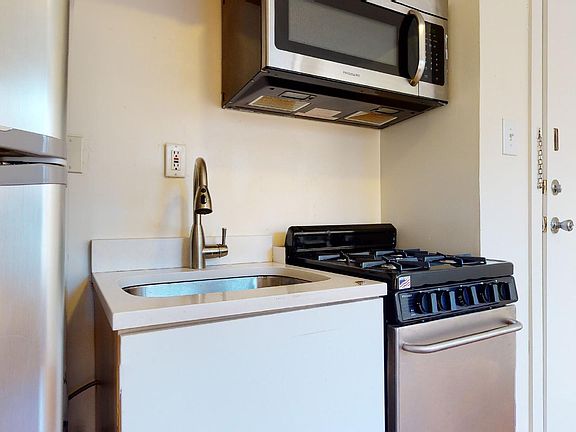 4th image of 60 Sip Ave APT 401
