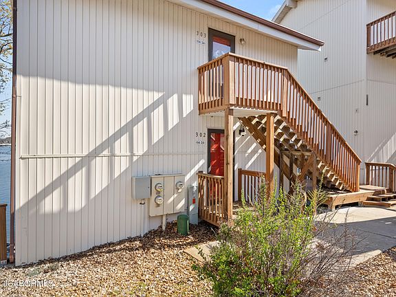 2nd image of 114-2A Tara Rd #302