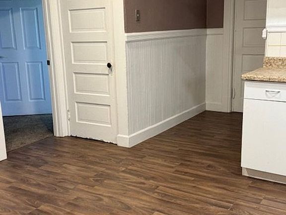 3rd image of 409 Washington Blvd