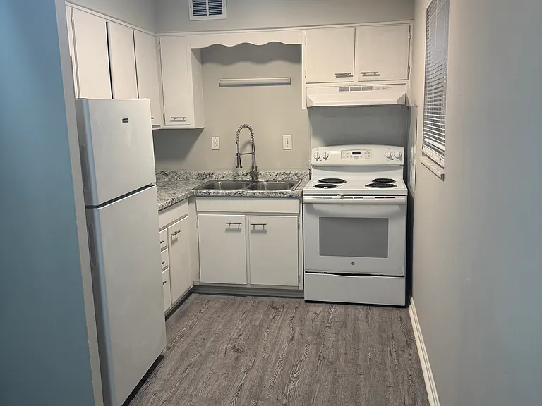 1710 Liberty Bell Way #2 — Photo 1