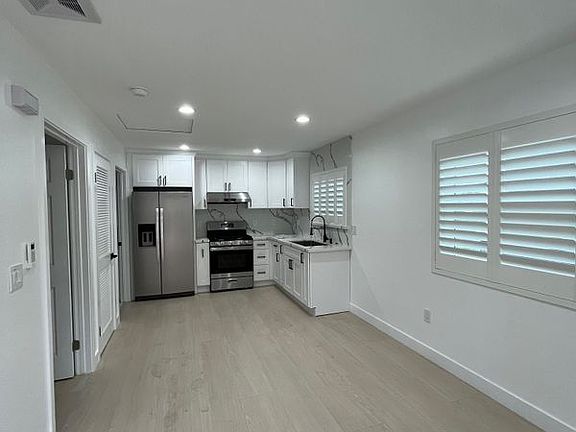 2nd image of 8682 Oasis Ave #B