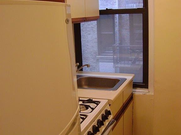 2nd image of 45 5th Ave APT 7D