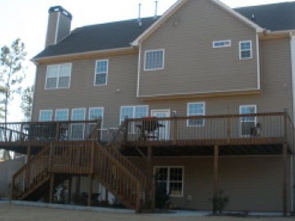 3rd image of 371 Persimmon Dr