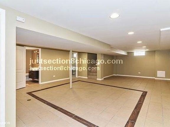 4th image of 900 E 162nd Pl