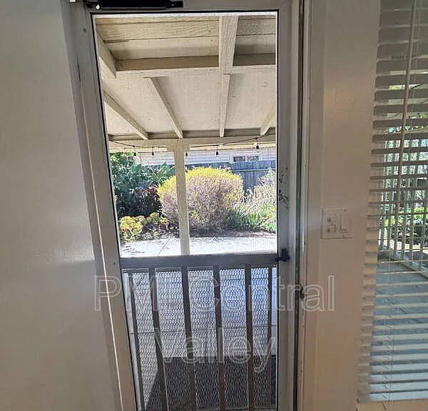944 Bridgewood Way — Photo 37