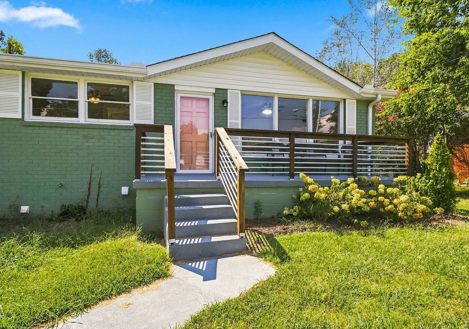 For Lease- Newly Renovated 4 Bed 3 Bath Single Family Home In Lebanon! — Photo 4
