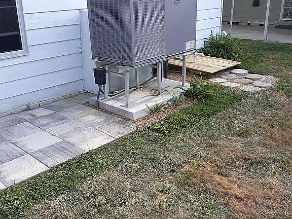 2nd image of 10 Windward Dr