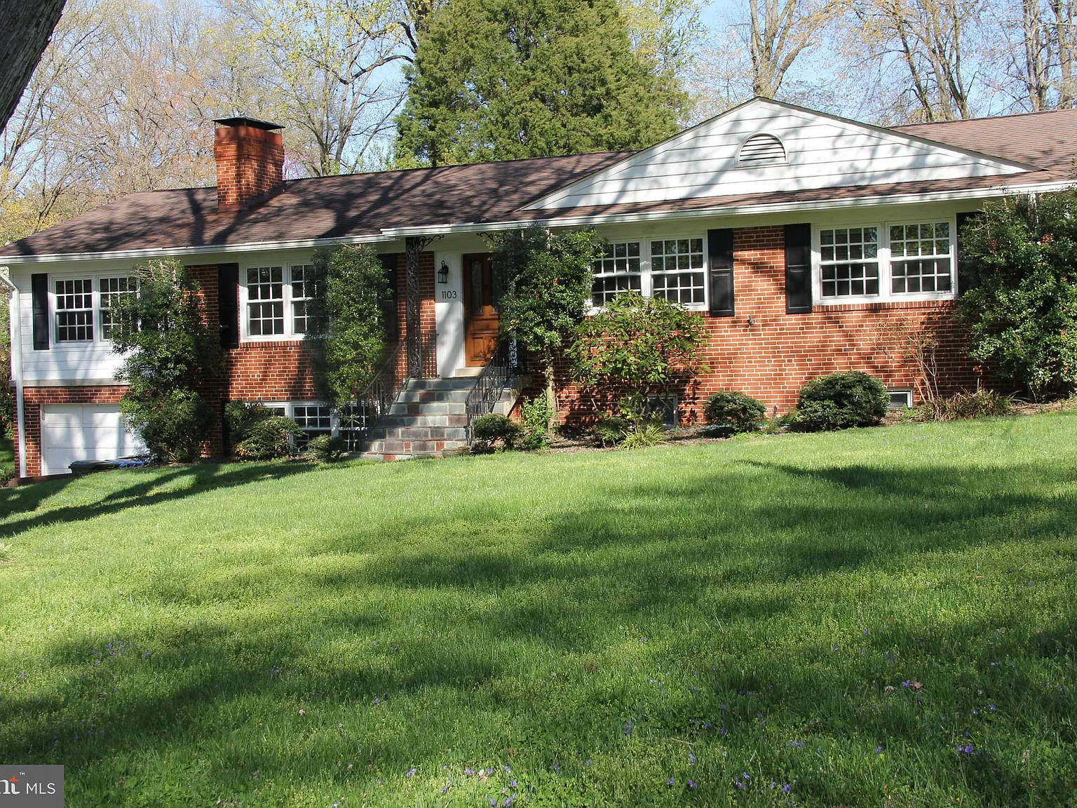 5 bed, 2000 sqft, $5,250 — Photo 2