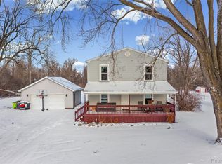 26730 Will Carleton Rd, Flat Rock, MI 48134