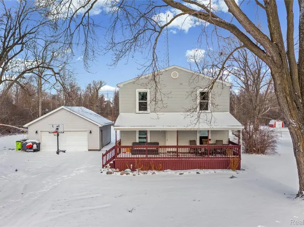 26730 Will Carleton Rd, Flat Rock, MI 48134
