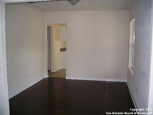 3rd image of 514 W HERMINE