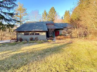 3702 E Pineview Dr, Dexter, MI 48130