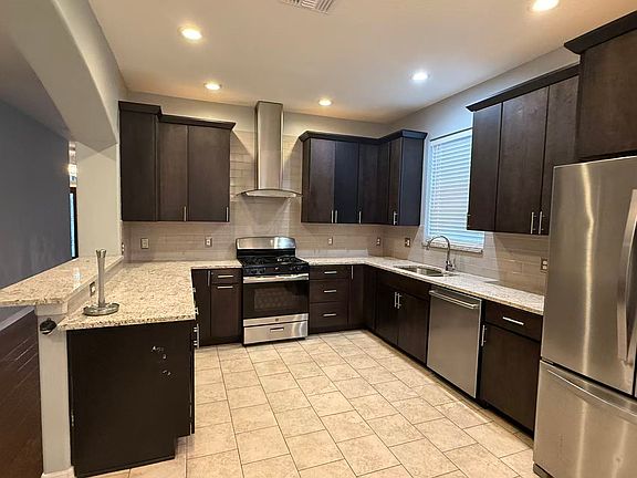 3rd image of 1408 Sunningdale Way