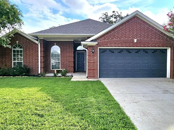 122 Woodbrook Ct, Longview, TX 75604