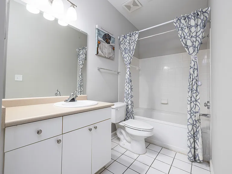 Avana Oakbrook — Photo 12