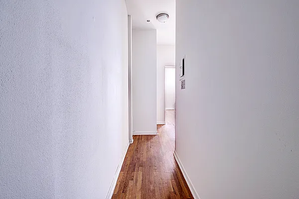 Rented by Urbane Brokerage | media 4