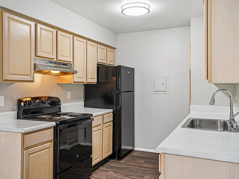 Regency Place Apartments — Photo 12