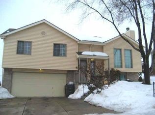 15316 Parker Plz, Omaha, NE 68154