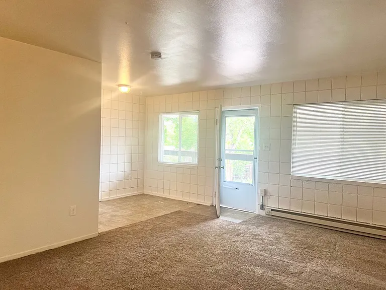 509 S Bryan Ave — Photo 10