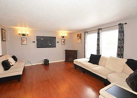 4th image of 7925 States Bend Ln