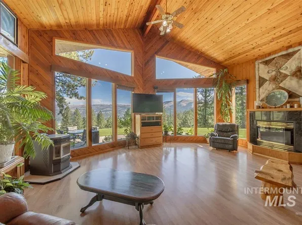 110 Pineway Ct, Kamiah, ID 83536