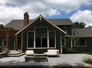36030 Chagrin Blvd, Moreland Hills, OH