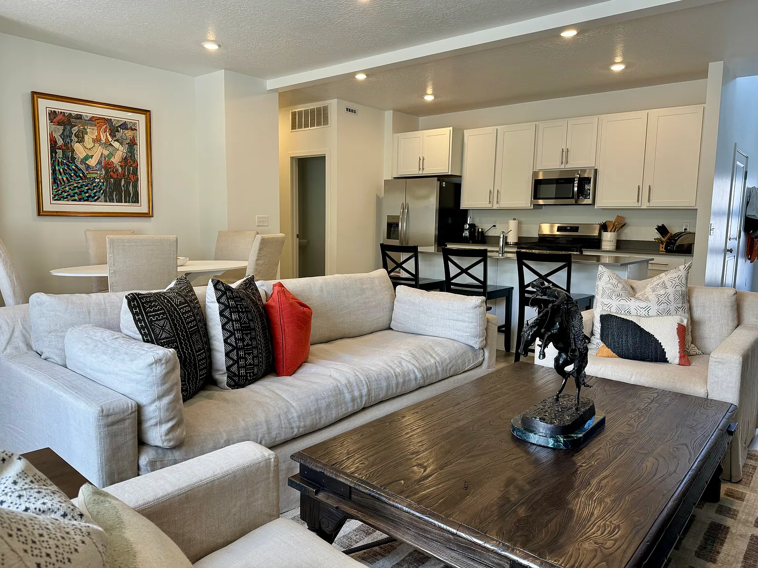 3 bed, 1750 sqft, $2,825 — Photo 3