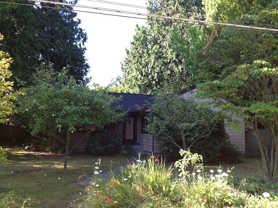 2nd image of 3053 NE 87th St