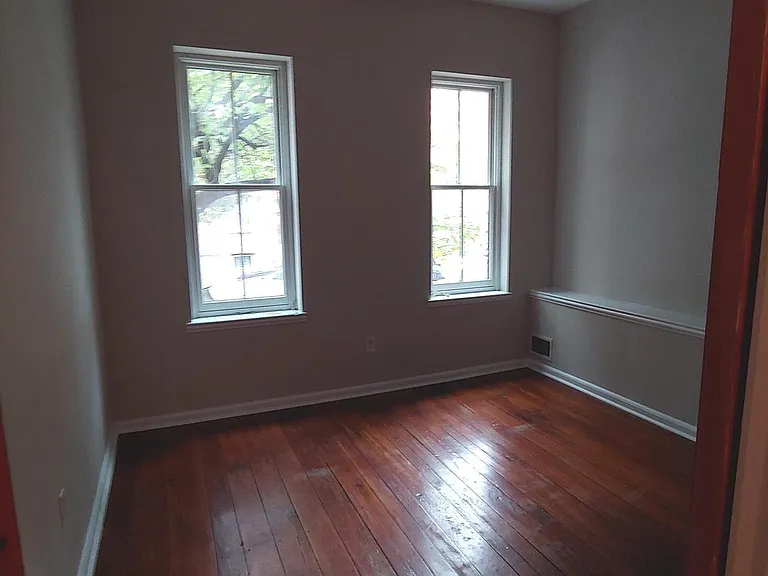 Bedroom (unfurnished)