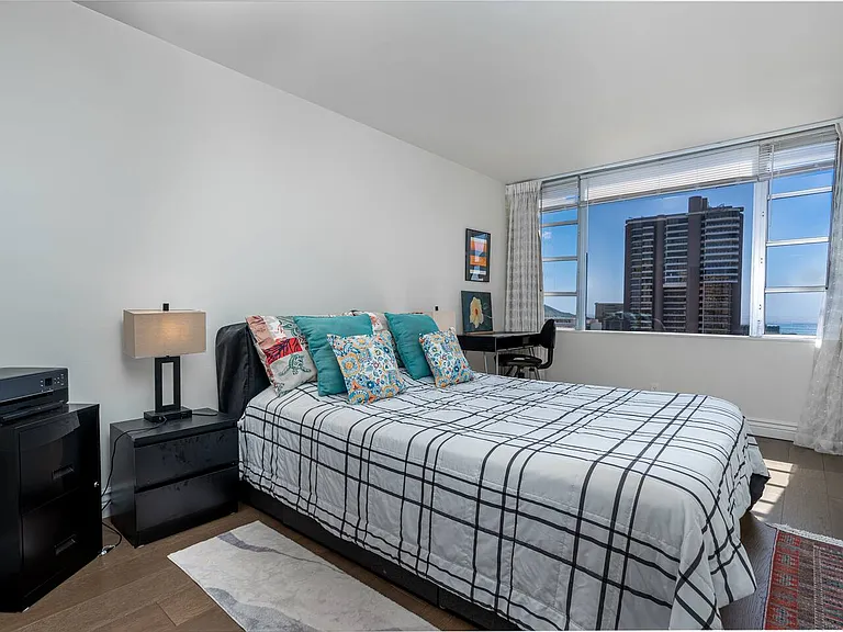 400 Hobron Ln #2705 — Photo 8