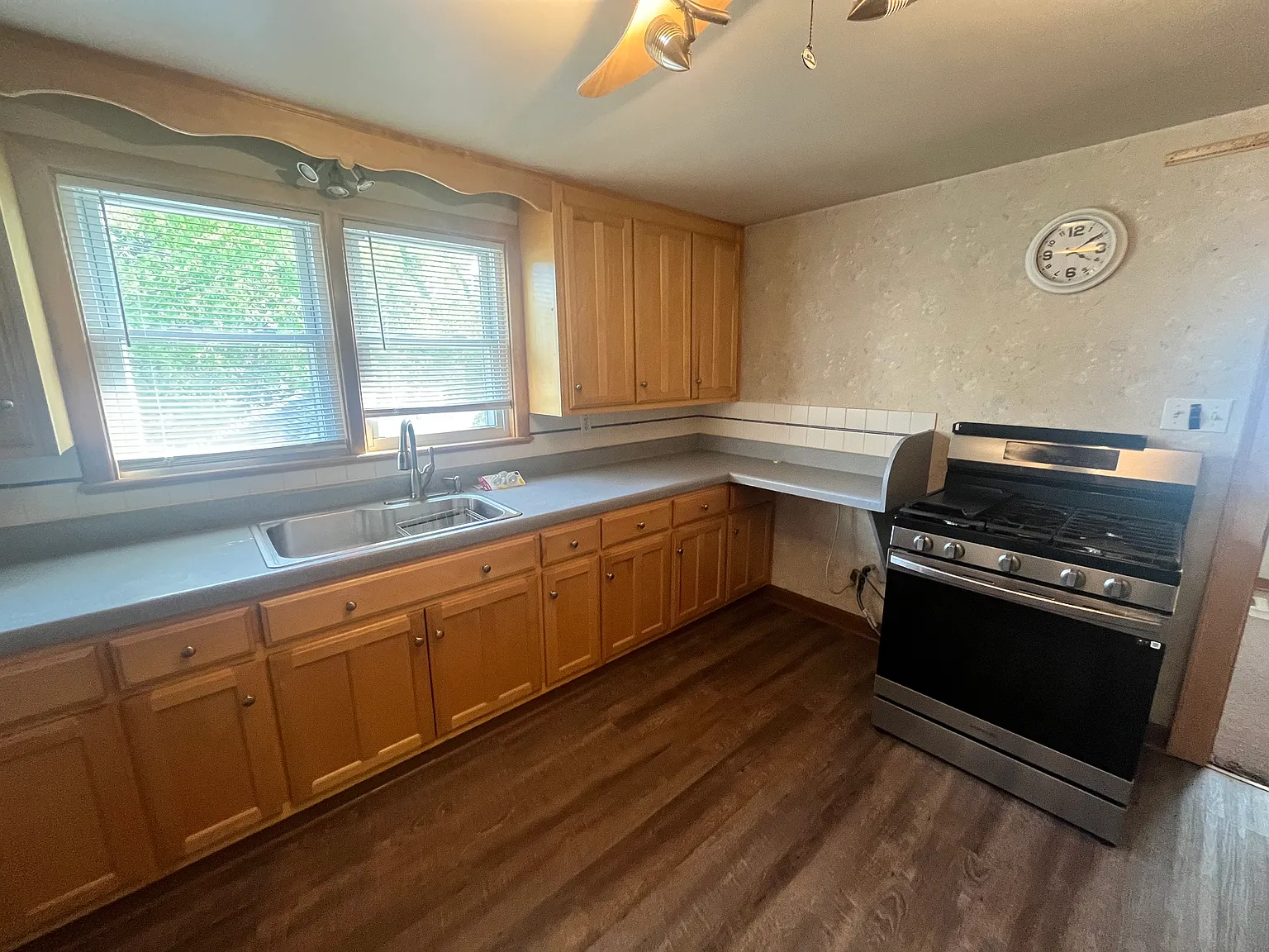 2 bed, $1,475 — Photo 2