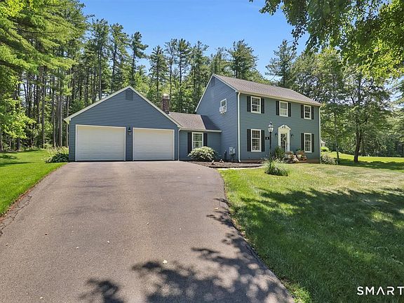 3rd image of 11 Lexington Drive