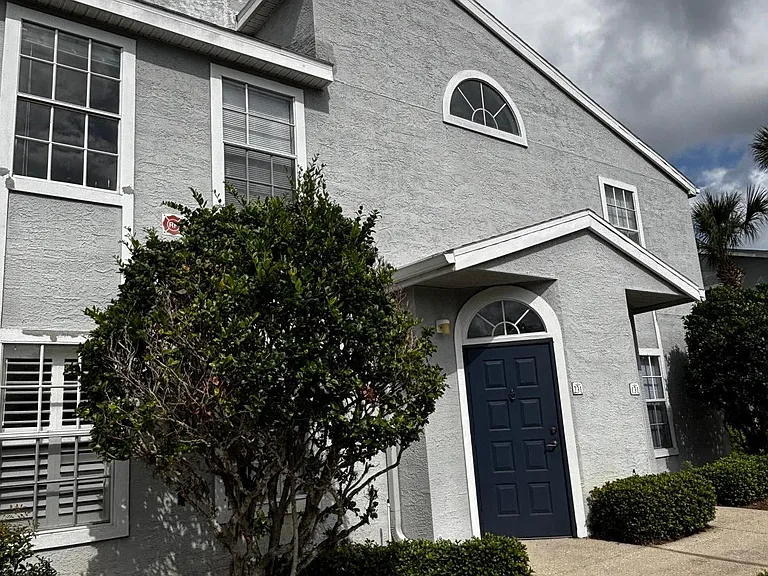 1610 Columbia Arms Cir #231 — Photo 1