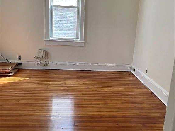 4th image of 769 E 236th St